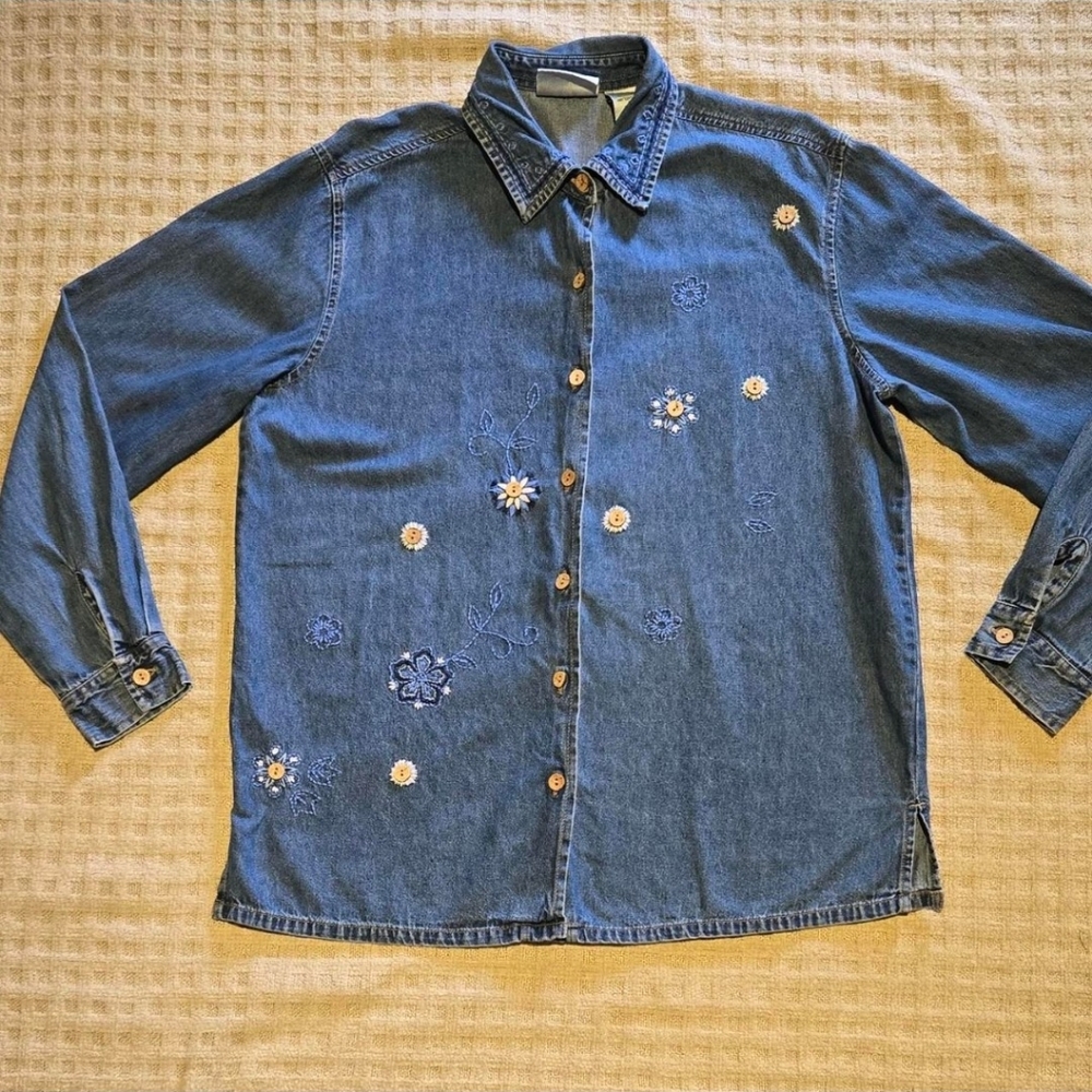 Vintage ERIKA COLLECTION Womens Embroidered Denim Blouse Size M